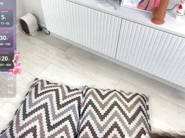 sofa-crysta live sex show