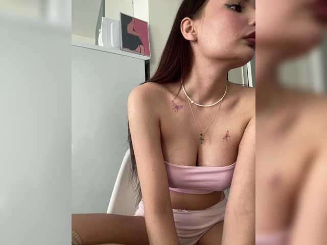 Sofa-crysta live cam on BongaCams
