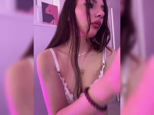 Sofa-crysta live cam on BongaCams