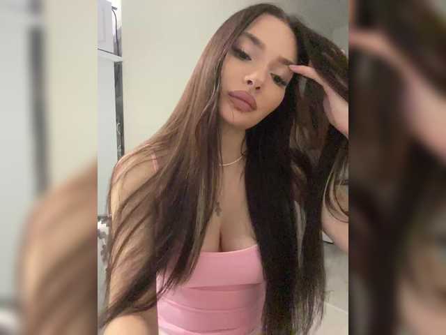 Sofa-crysta live cam on BongaCams