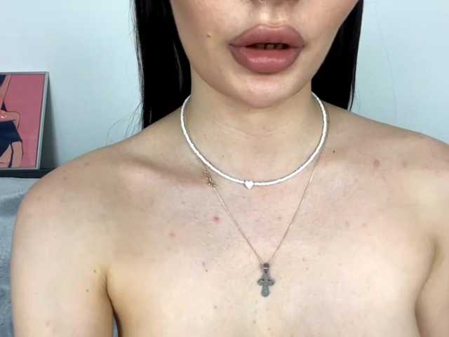 Sofa-crysta live cam on BongaCams