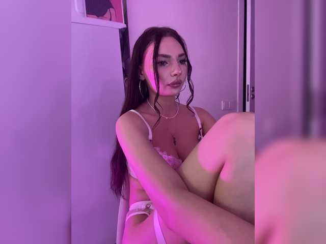 Sofa-crysta live cam on BongaCams