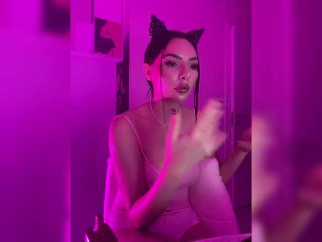 Sofa-crysta live cam on BongaCams