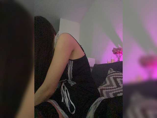 Sofa-crysta, live now on BongaCams