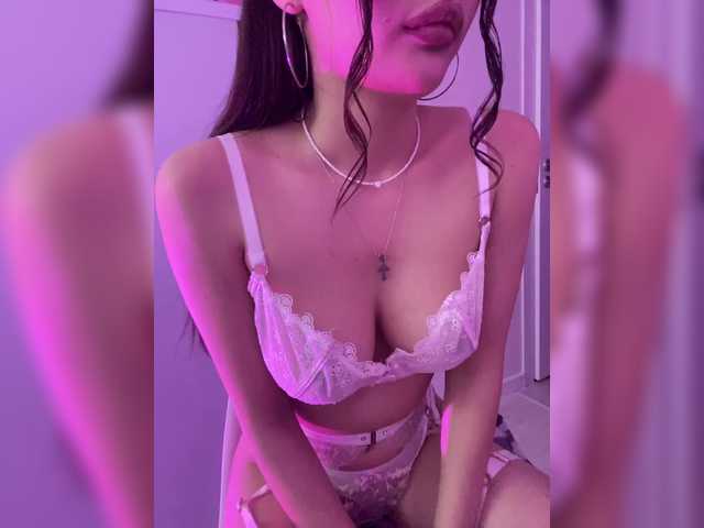 Sofa-crysta live cam on BongaCams