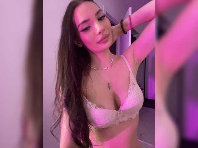 Sofa-crysta live cam on BongaCams