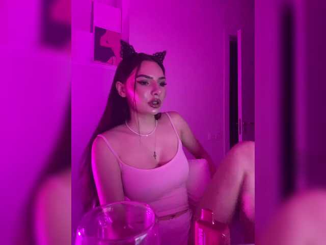 Sofa-crysta live cam on BongaCams