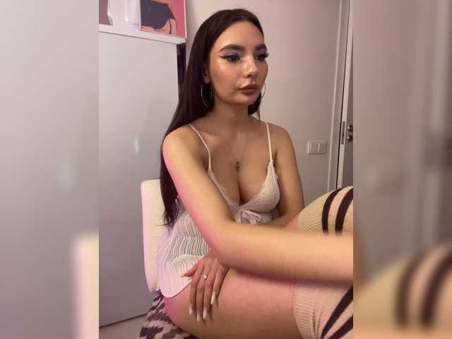 Sofa-crysta live cam on BongaCams