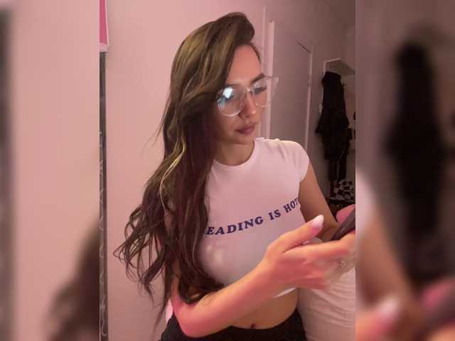 Sofa-crysta live cam on BongaCams