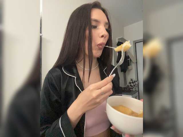 Sofa-crysta live cam on BongaCams
