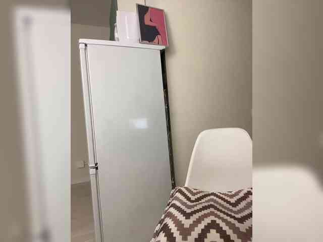 Sofa-crysta live female cam on bongacams