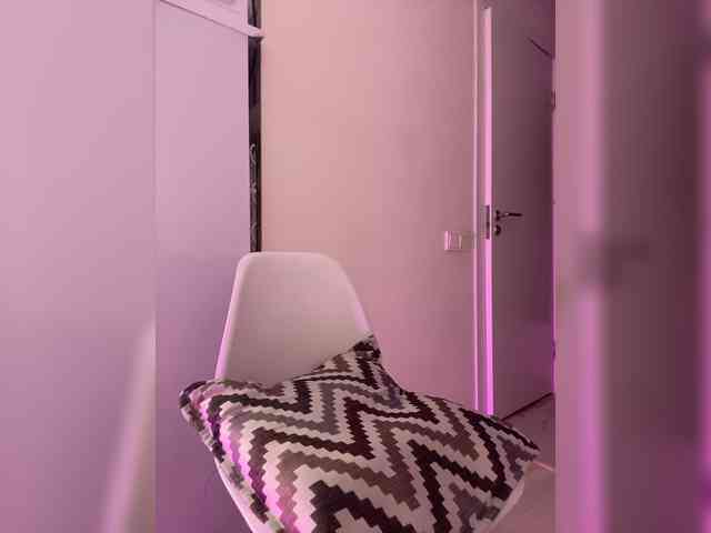 Sofa-crysta Live Webcam on BongaCams