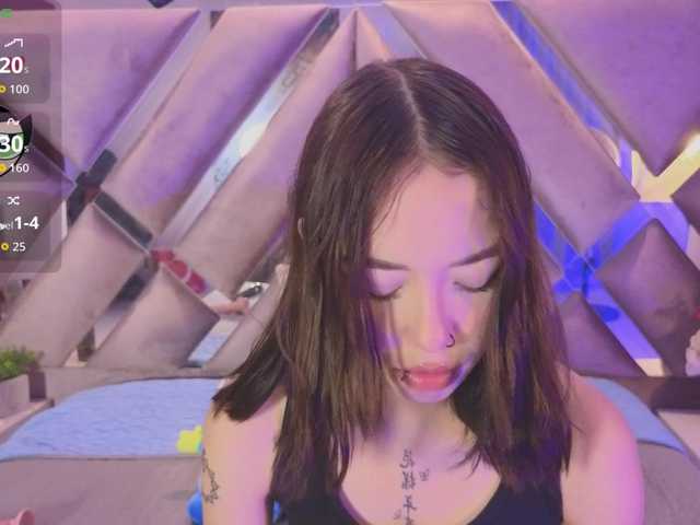 HarperWest live cam on BongaCams