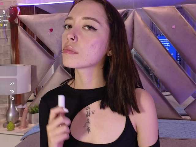 HarperWest live cam on BongaCams