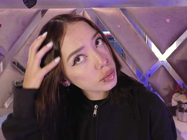 HarperWest live cam on BongaCams