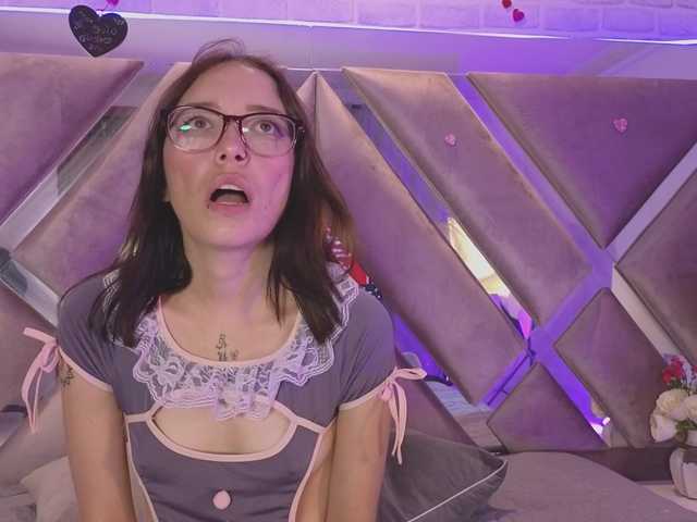 HarperWest live cam on BongaCams