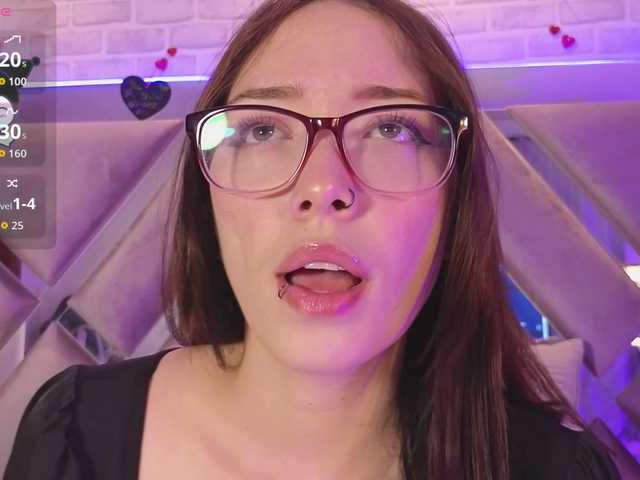 HarperWest live cam on BongaCams