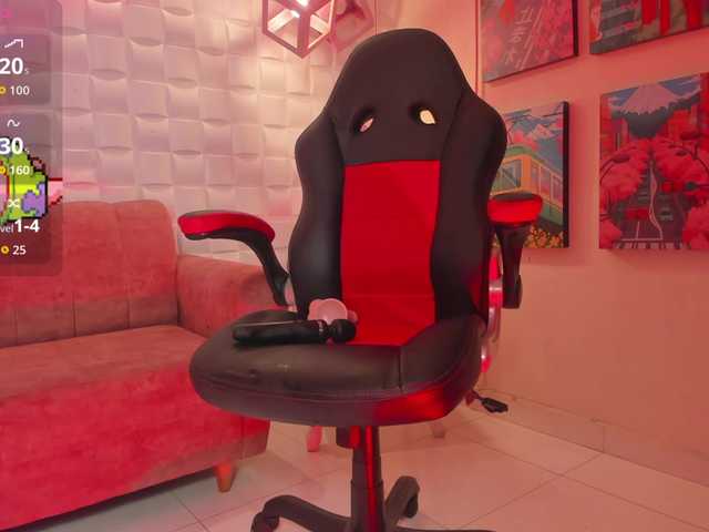 HarperWest live cam on BongaCams