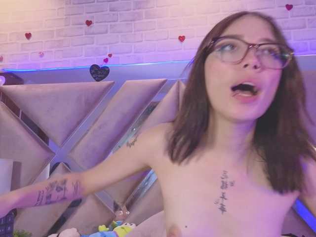HarperWest live cam on BongaCams