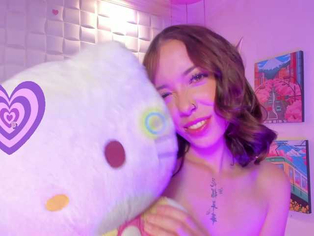 HarperWest live cam on BongaCams