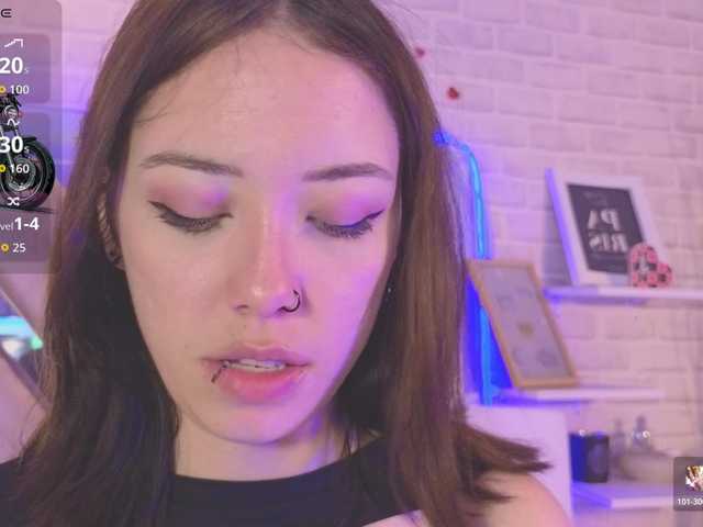 HarperWest live cam on BongaCams