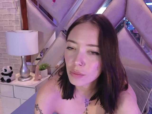 HarperWest live cam on BongaCams