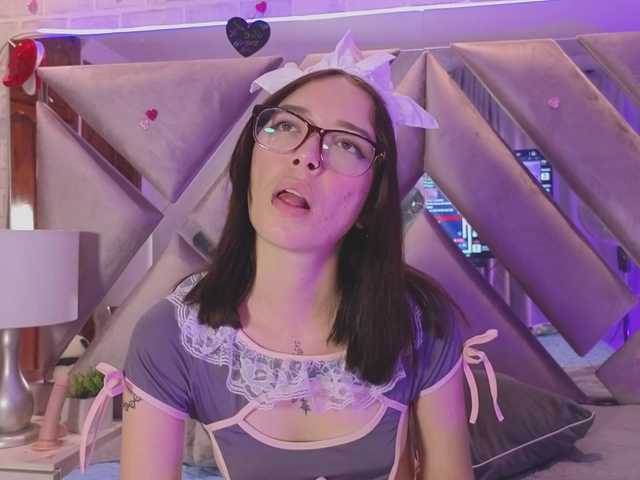 HarperWest live cam on BongaCams
