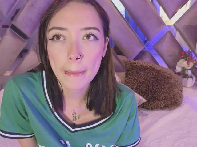 HarperWest live cam on BongaCams