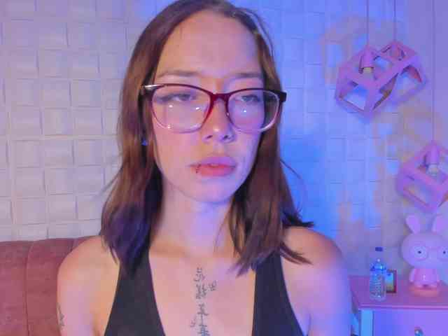 HarperWest Live Webcam on BongaCams