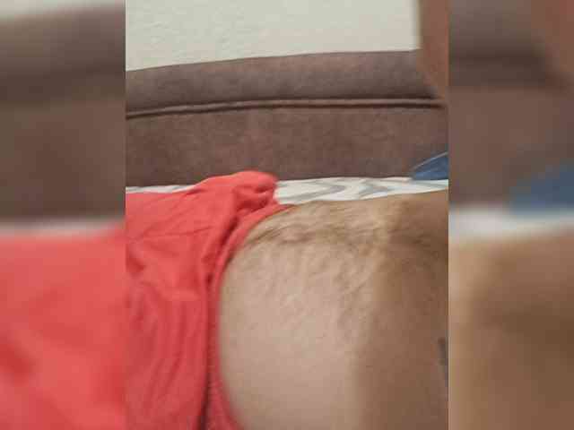 Onemmmm12 Live Webcam on BongaCams