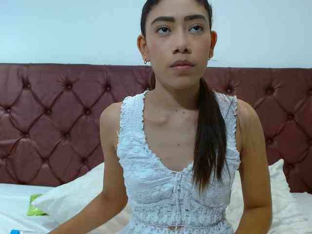 SeleneMarrow webcam