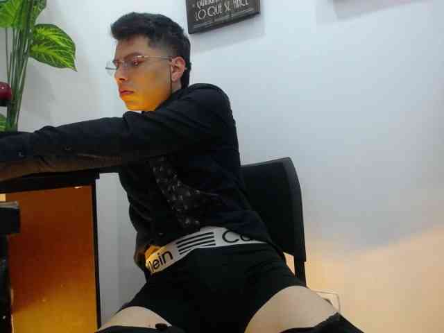 AquilesTaylor Sex Cam Show