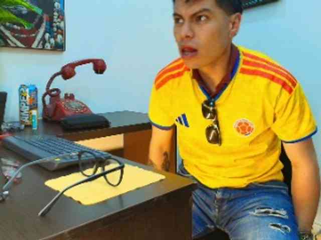 AquilesTaylor Sex Cam Show