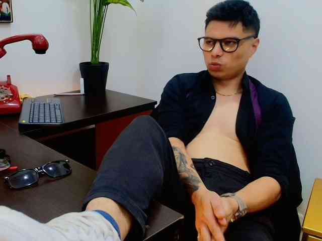 AquilesTaylor Sex Cam Show