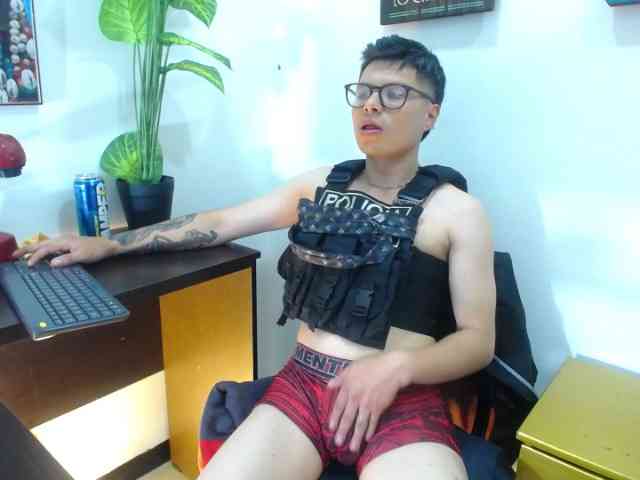 AquilesTaylor Sex Cam Show