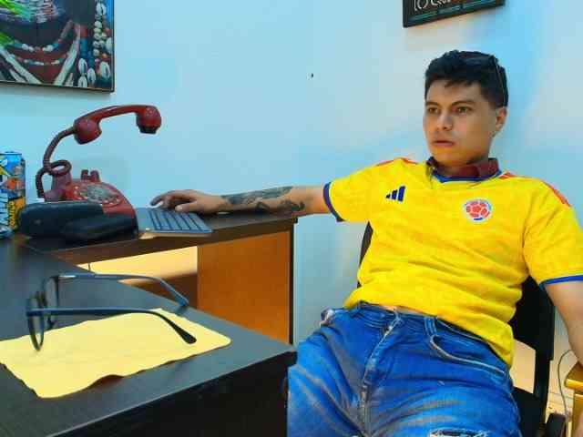 AquilesTaylor Sex Cam Show