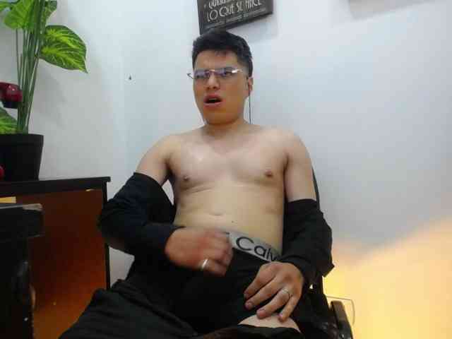 AquilesTaylor Sex Cam Show