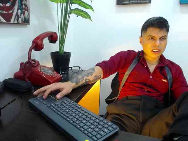 AquilesTaylor Sex Cam Show
