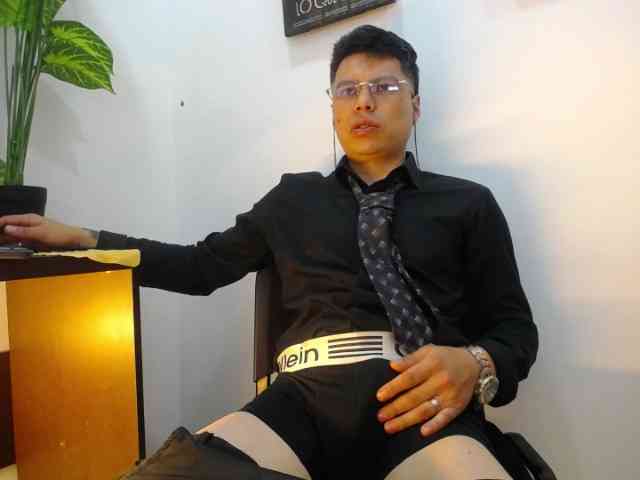 AquilesTaylor Sex Cam Show