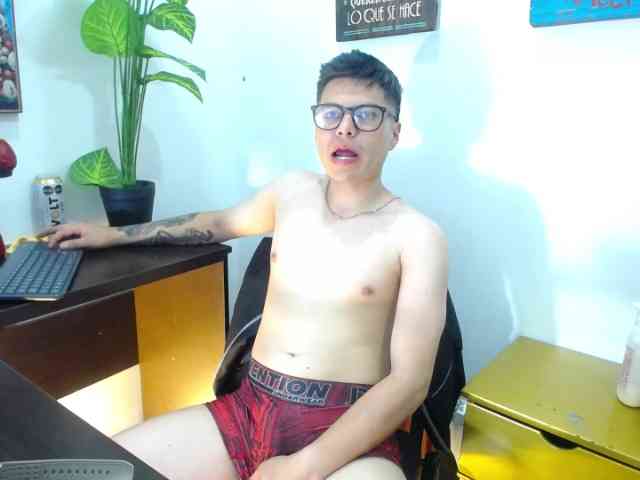 AquilesTaylor Sex Cam Show