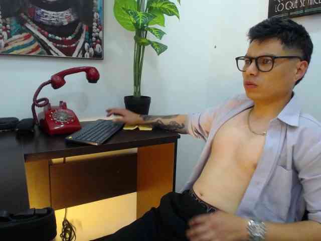 AquilesTaylor Sex Cam Show
