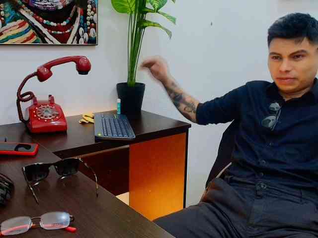 AquilesTaylor Sex Cam Show