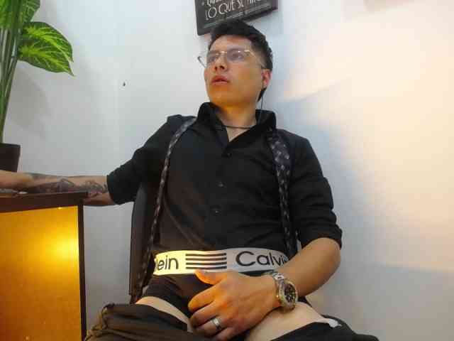 AquilesTaylor Sex Cam Show