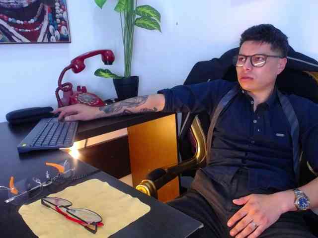 AquilesTaylor Sex Cam Show