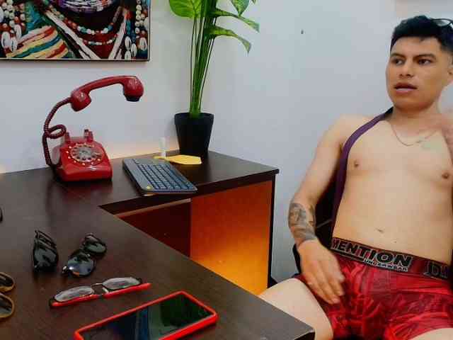 AquilesTaylor Sex Cam Show