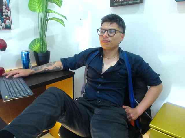 AquilesTaylor Sex Cam Show