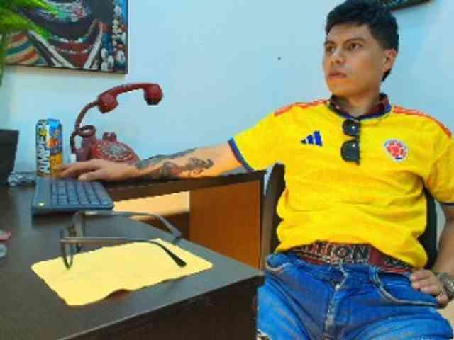 AquilesTaylor Sex Cam Show