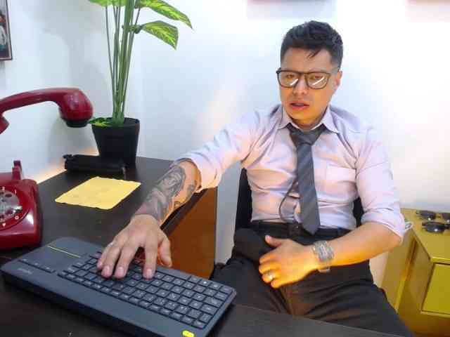 AquilesTaylor Sex Cam Show