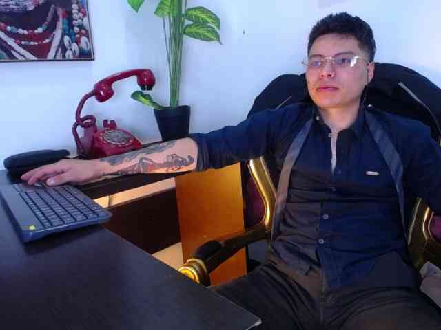 AquilesTaylor Sex Cam Show