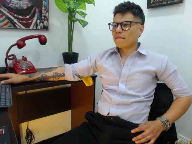 AquilesTaylor Sex Cam Show
